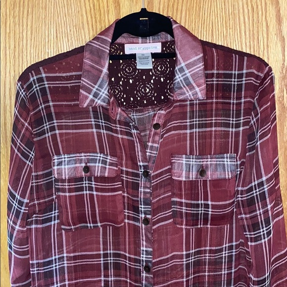 Sheer flannel top - Picture 4 of 9